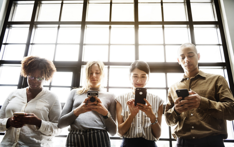 Read more about the article IS YOUR SMART PHONE AGING YOU?